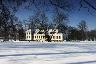 Dwór i park dworski