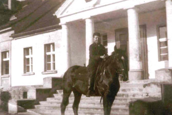 Friedrich Bruemmer na swoim koniu